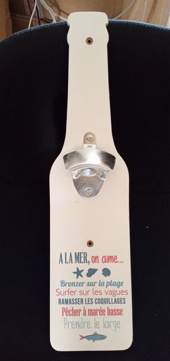 DECAPSULEUR MURAL FORME BOUTEILLE A LA MER